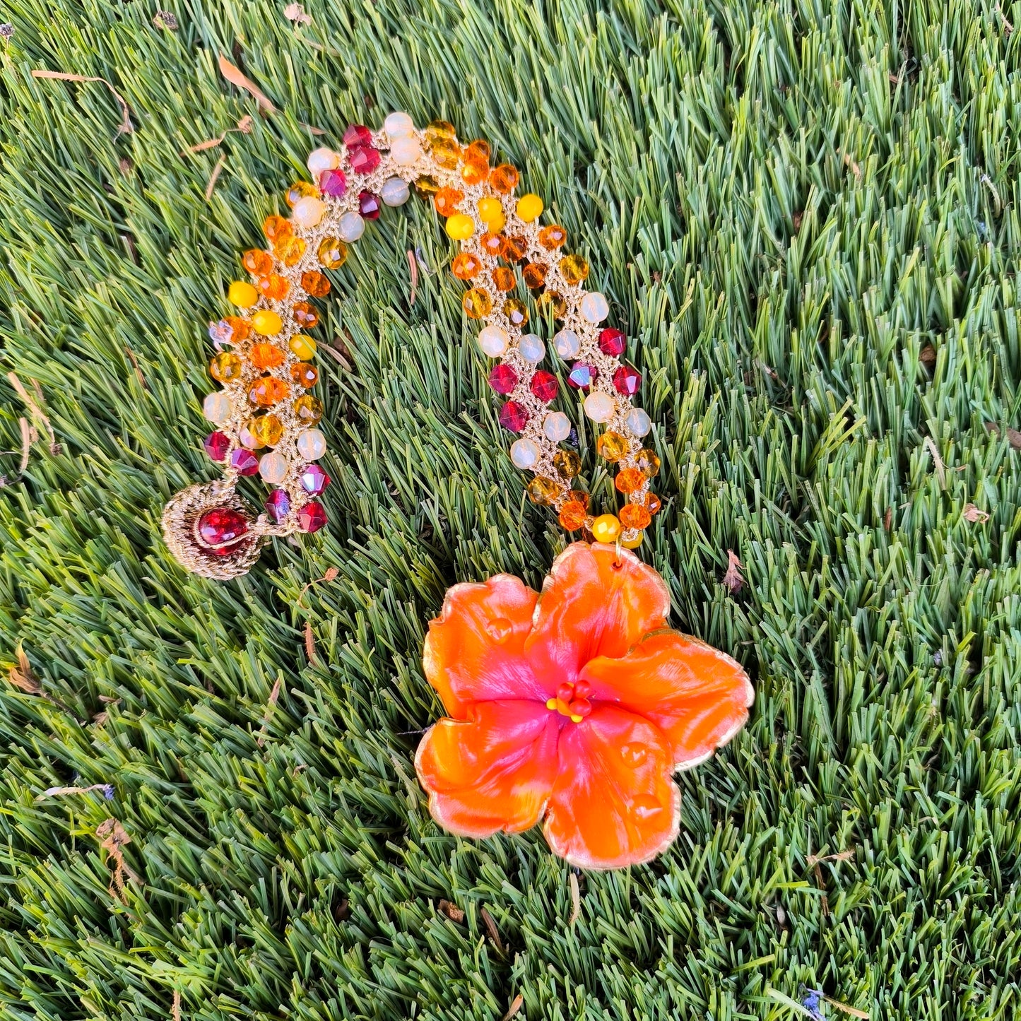 Collar Hibiscus Fuego