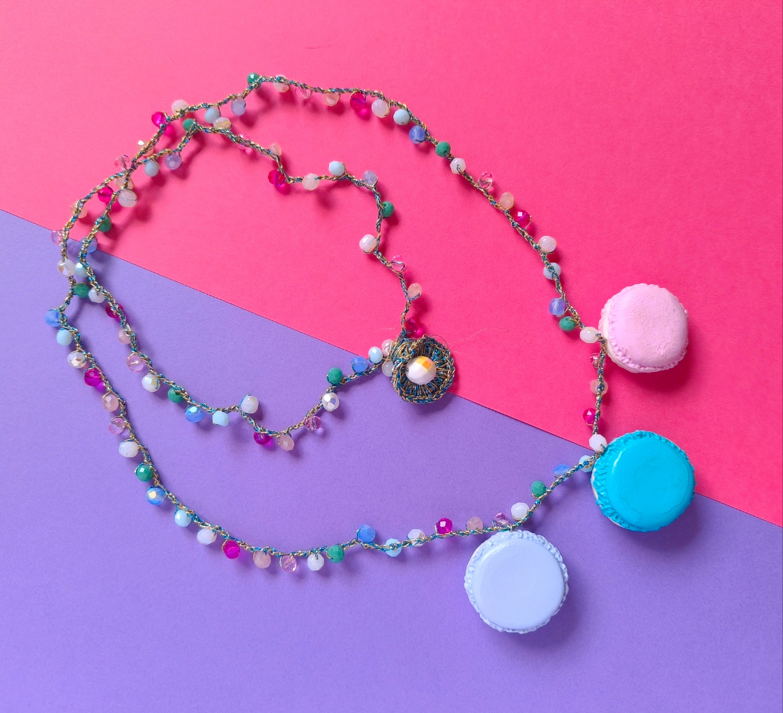 Collar de Macarons de Hilo y Azúcar