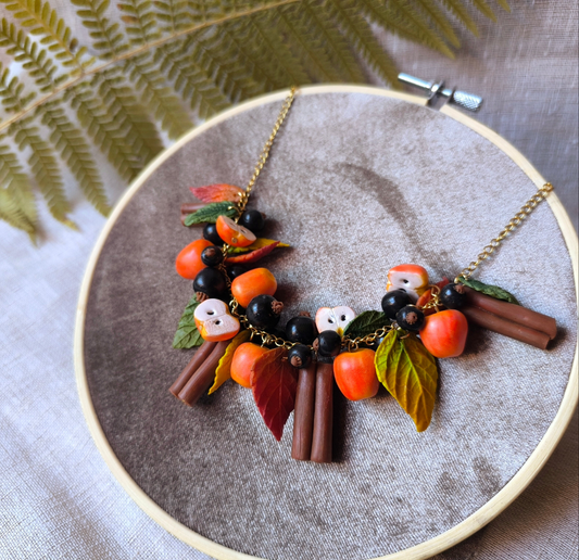 Collar Manzanas y Canela