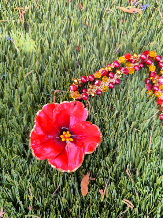Collar Hibiscus Rubí